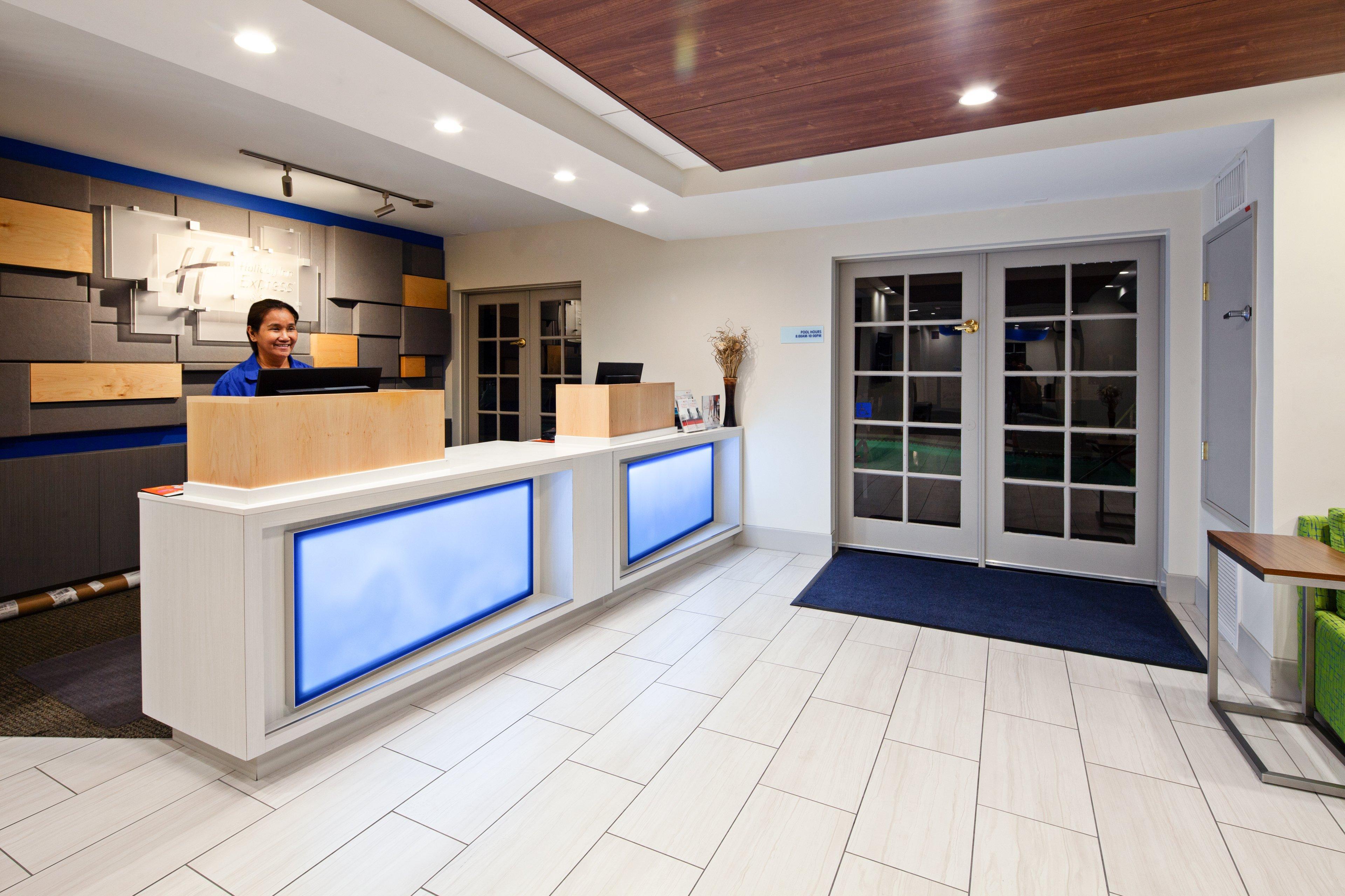 Holiday Inn Express Hotel & Suites San Diego-Escondido By Ihg Exterior foto