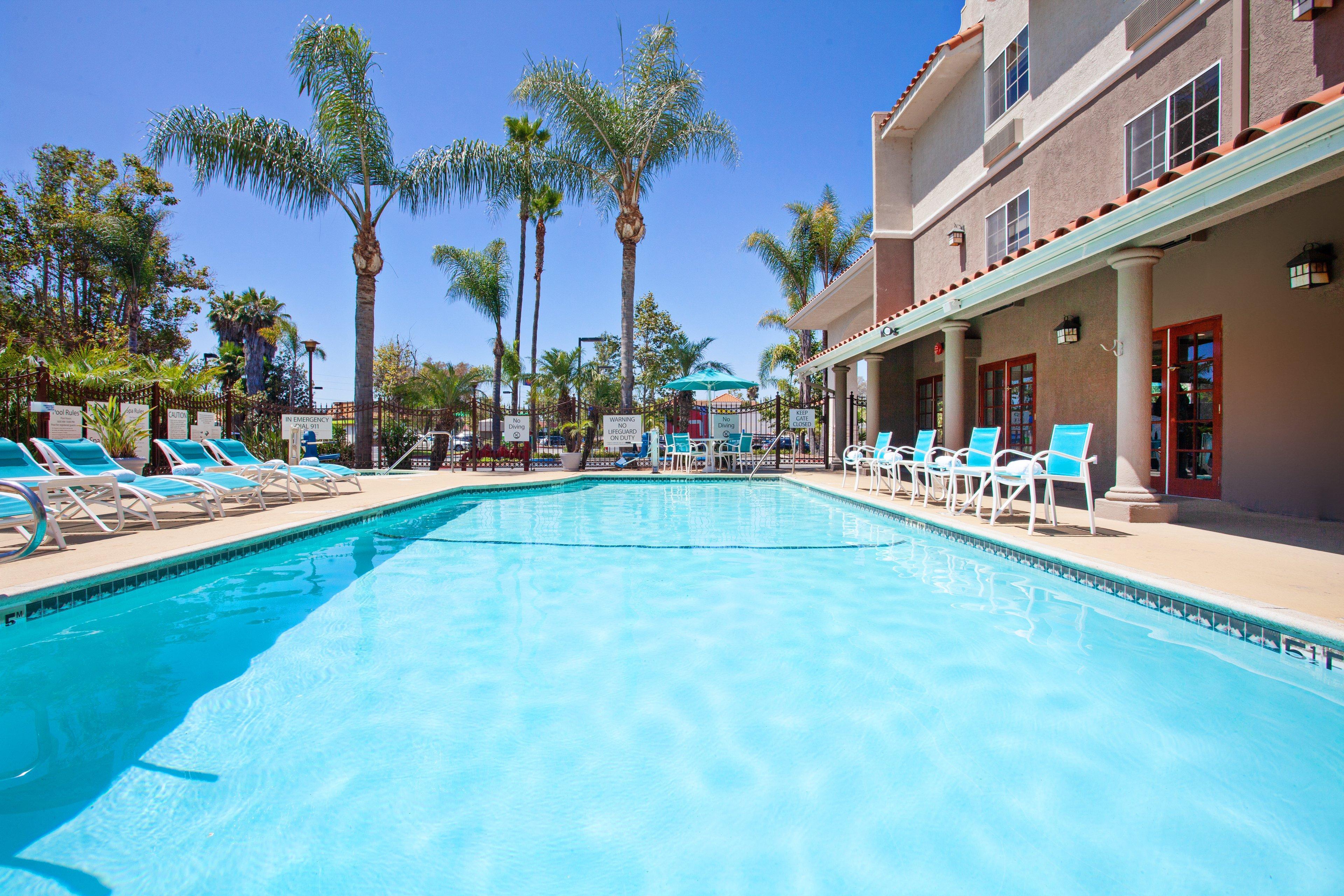 Holiday Inn Express Hotel & Suites San Diego-Escondido By Ihg Exterior foto