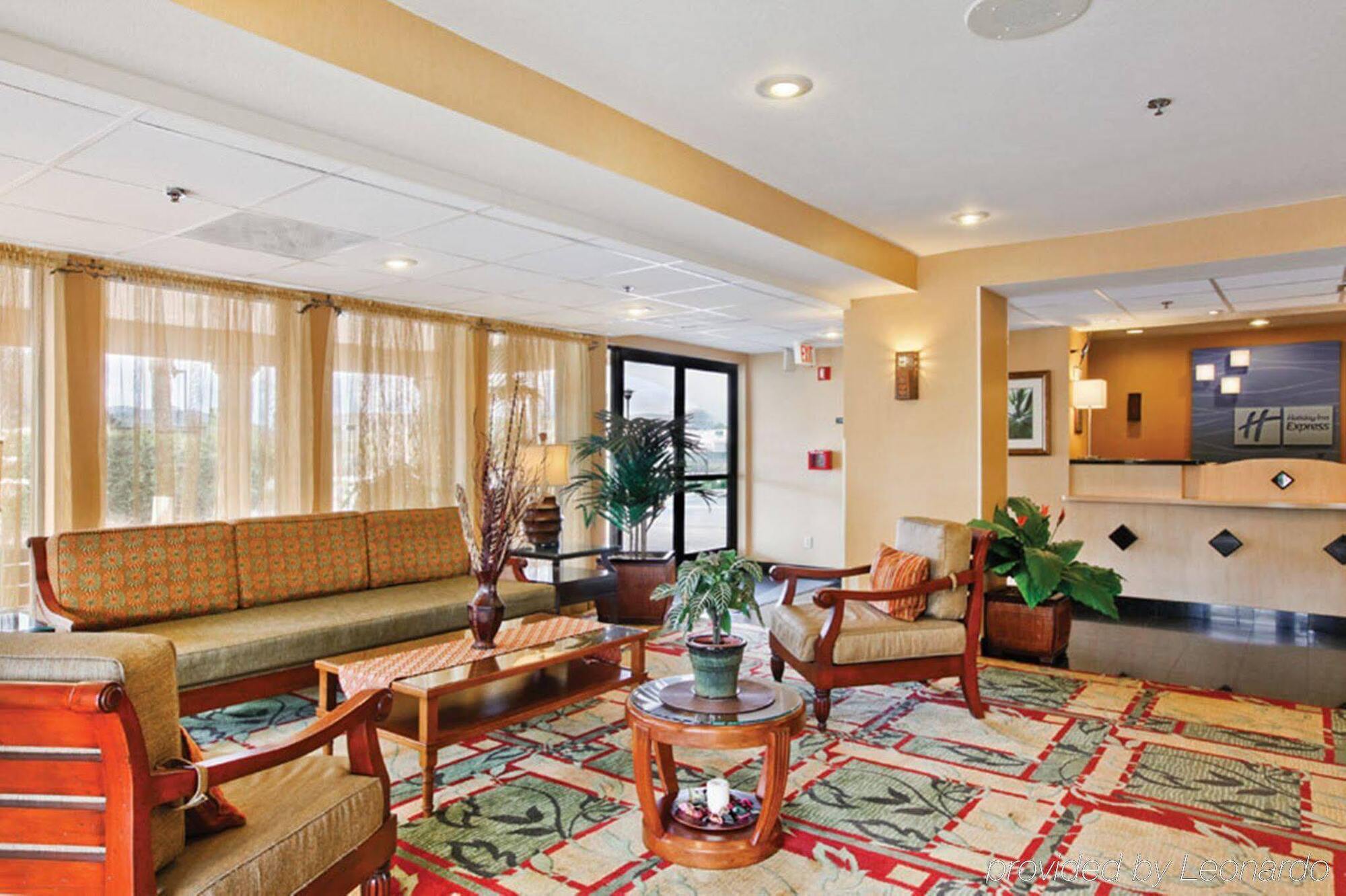 Holiday Inn Express Hotel & Suites San Diego-Escondido By Ihg Exterior foto